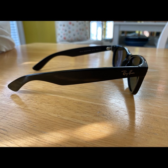 Ray-Ban Polarized Sunglasses - Picture 2 of 7